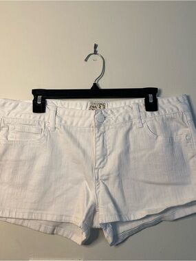 Mudd Vintage Y2K Juniors Size 13 White Low Rise Denim Shorts Cutoff Embroidered